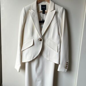 Smythe Women's Ivory Suit- like new